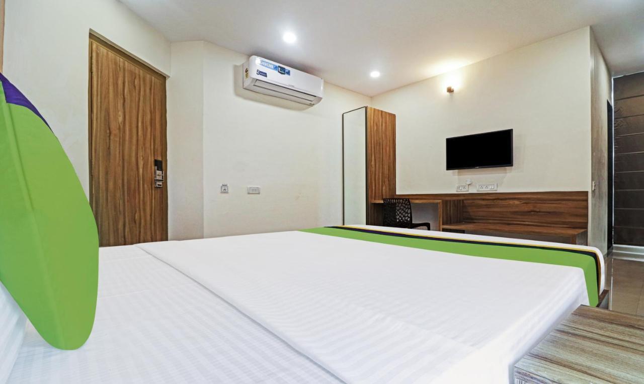 Treebo Arastu Grand Hotel Hyderabad Ngoại thất bức ảnh